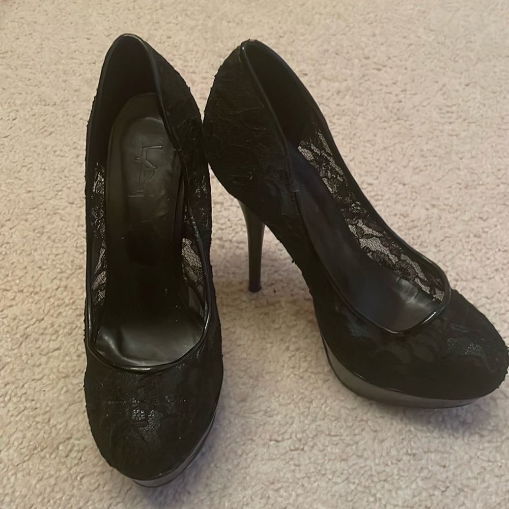 Black lace size 7 heels
